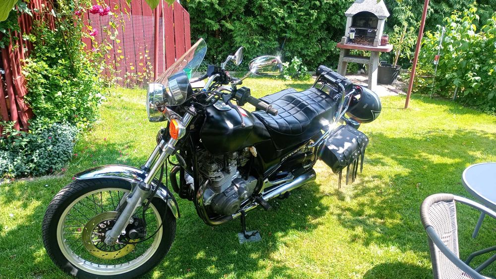 SUZUKI GR 650 Tempter