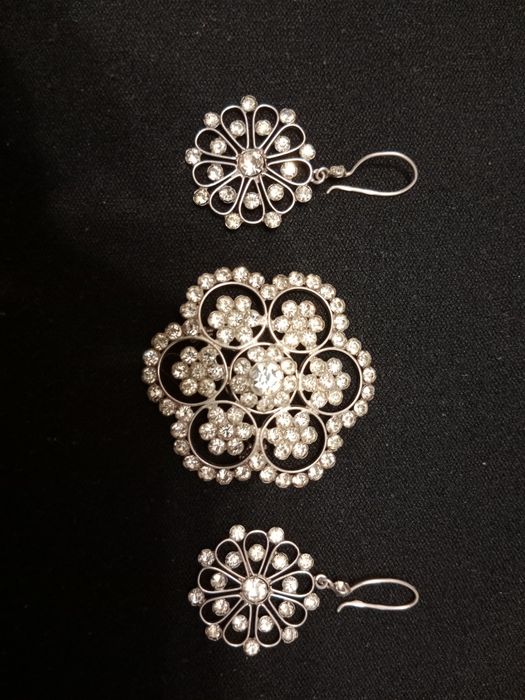 Продам брошку 1550 грн.,