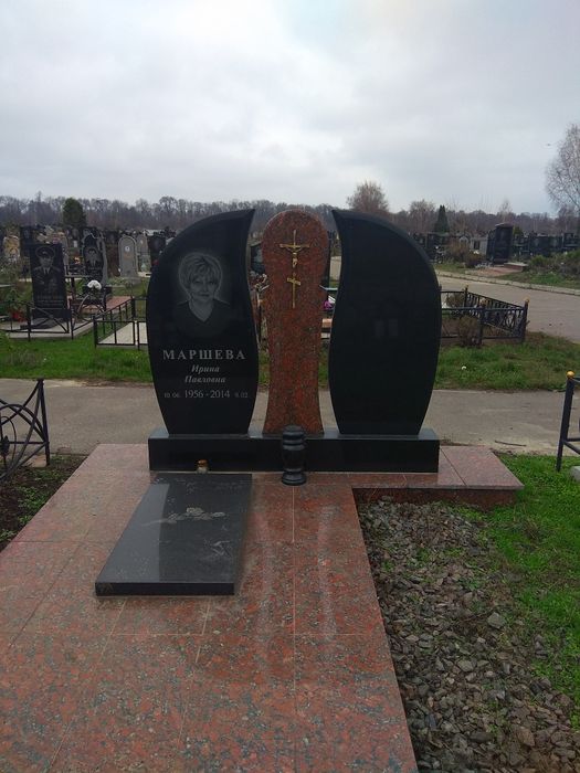 Гранітні пам'ятники будь якого кольору.  Доставка, встановлення.