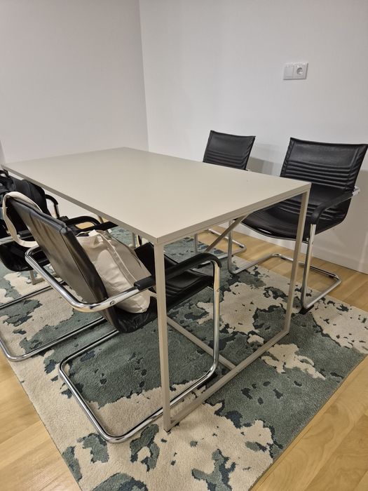 Mesa/secretária bege