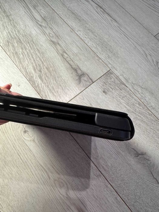 Etui z klawiaturą Logitech SLIM FOLIO PRO iPad Pro M1 11 cali  3/4 gen