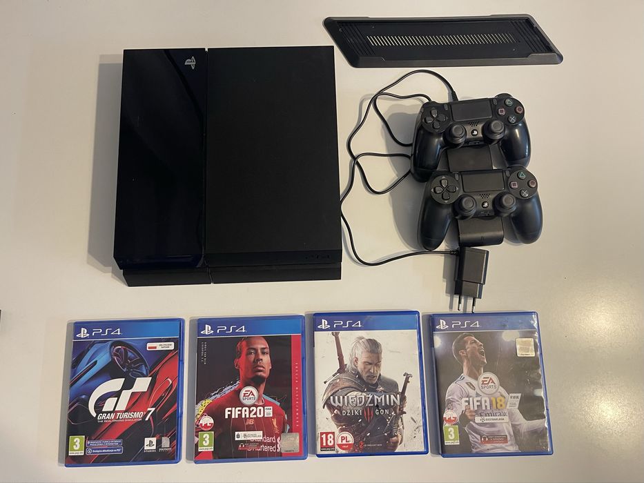 Konsola ps4 zestaw, dwa oryginalne pady+ładowarka