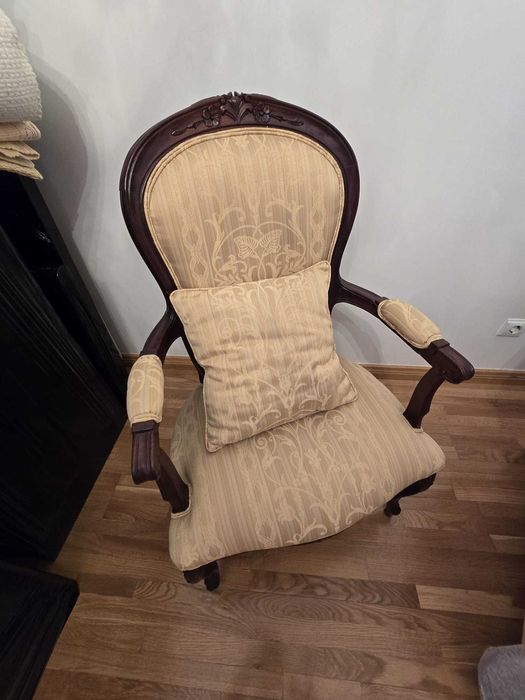 Lindo Cadeirão com almofada como novo.