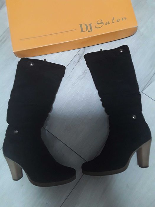 Жіночі замшеві зимні сапожки