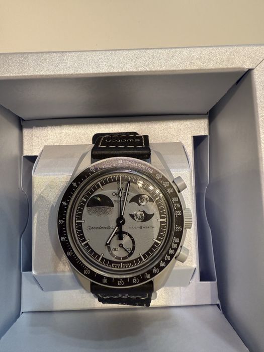 Omega & Swatch Swatch x Omega Moonswatch Mission to Earthphase