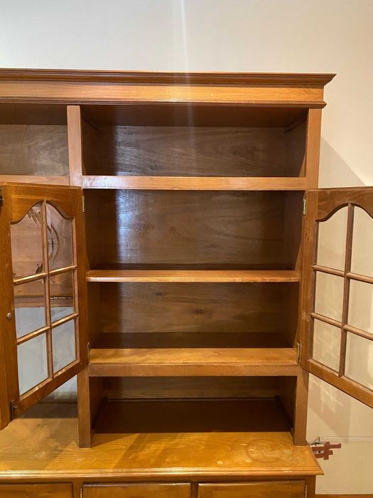 Móvel de tv e cristaleira