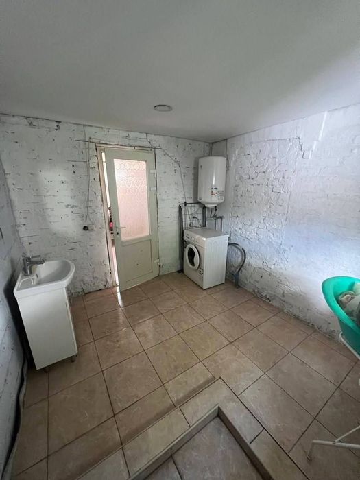 Продається будинок та тепличне господарство місто Жашків 140км від Киє