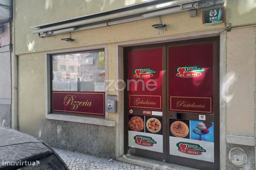 Shop with Smoke Exhaust on Av. Sacadura Cabral – Areeiro