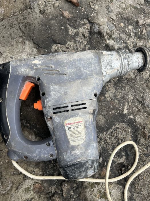 Перфоратор ЕнергоМаш 1700вт