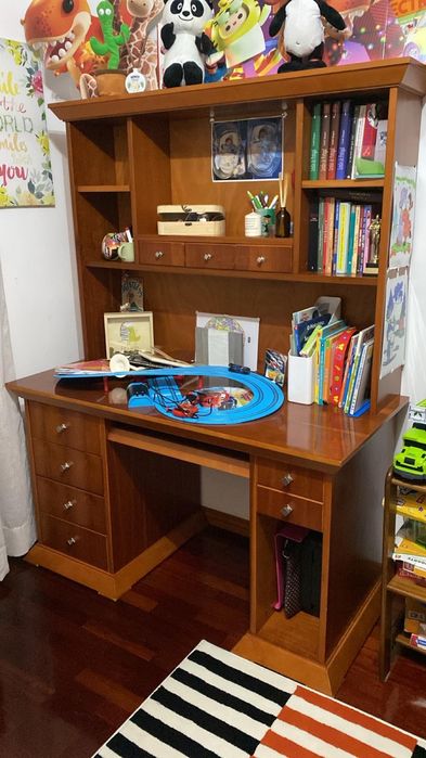 Secretaria e Estante em Cerejeira