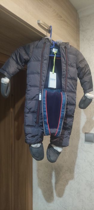 Kombinezon zimowy Ted Baker. 9-12 miesięcy