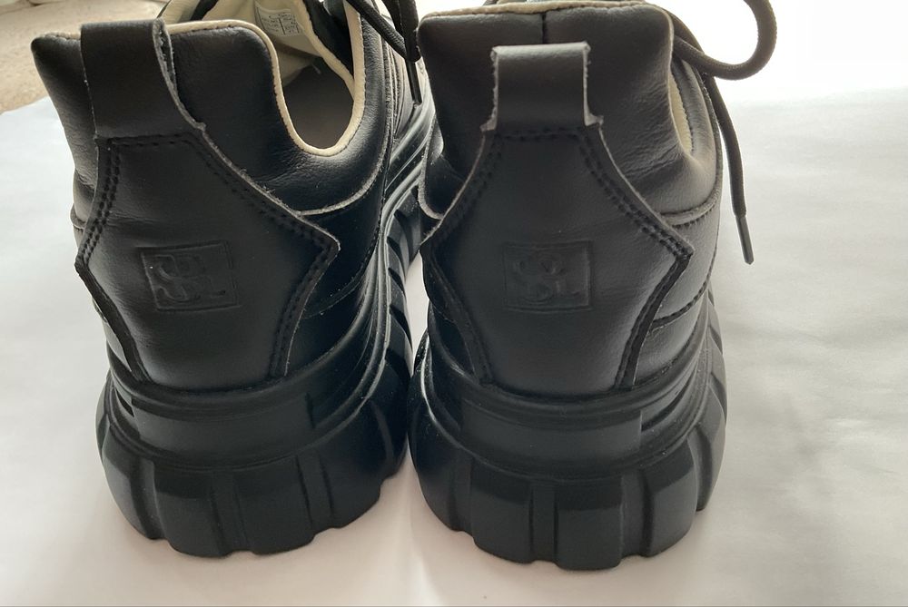 Buty sportowe na wysokiej podeszwie rozmiar 40/41
