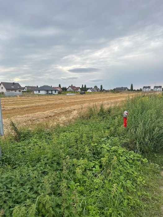 Duża, słoneczna działka budowlana w malowniczej okolicy