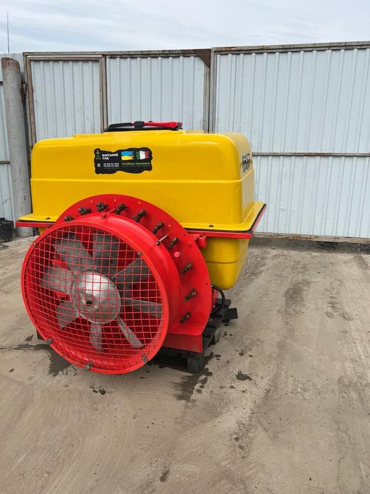 Обприскувач садовий навісний 600л