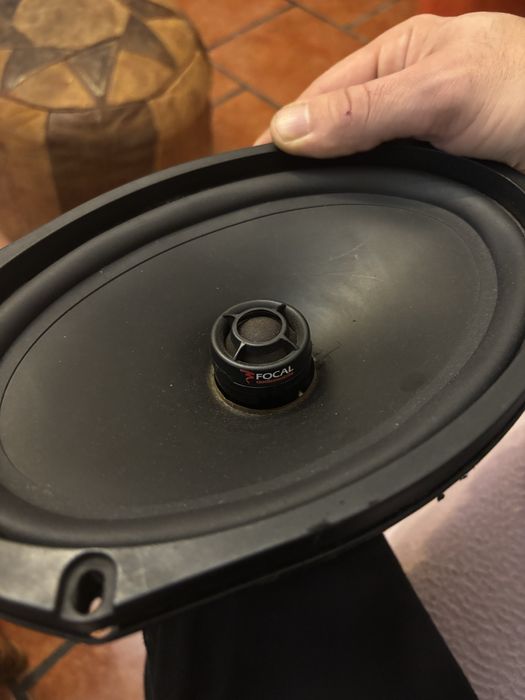 Colunas FOCAL OVAIS 690 HC