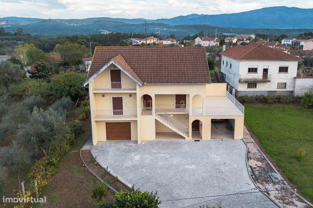 Vende-se Moradia T4 na Póvoa da Abraveia – Vila Nova de Poiares