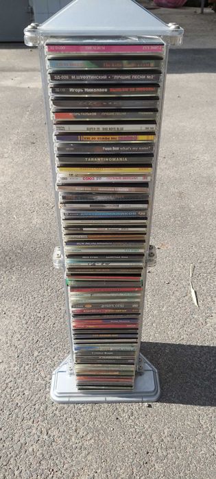 Підставка з CD дисками