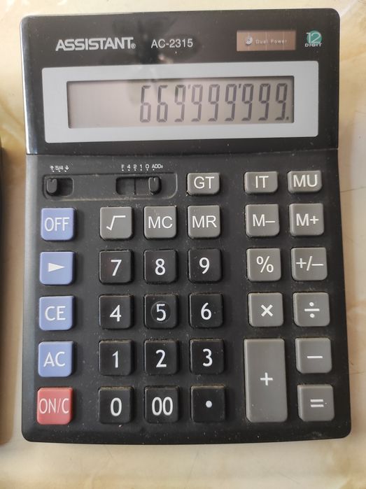 Продам большие калькуляторы.Наложка