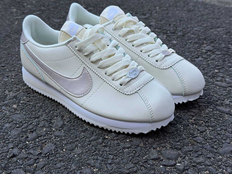 nike cortez різних кольорів. Розміри 36-40
