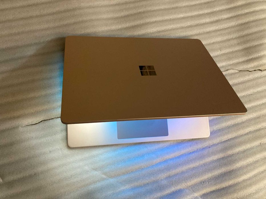 Легкий Тонкий Маленький Мини Ноутбук Microsoft Surface Laptop Go i5/8