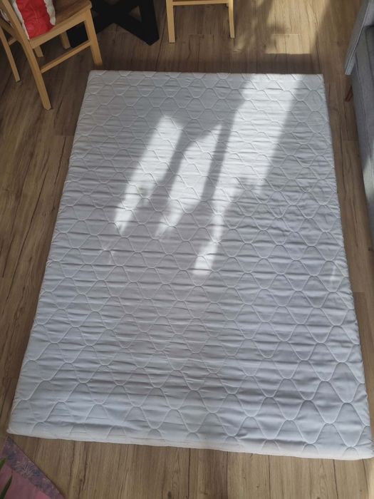 Materac używany biały