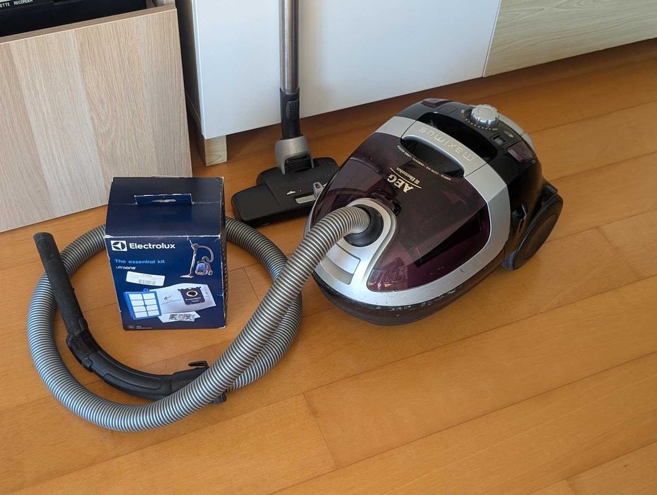 Aspirador AEG-Electrolux Maximus 2000W + Kit de Sacos e Filtro (Funcional)