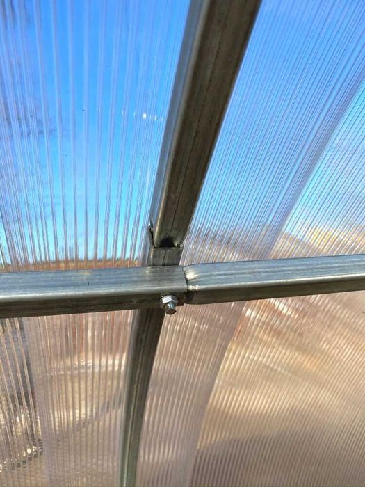 Теплиця «Веган-Титан»  4x10 м з оцинкованої труби з полікарбонатом