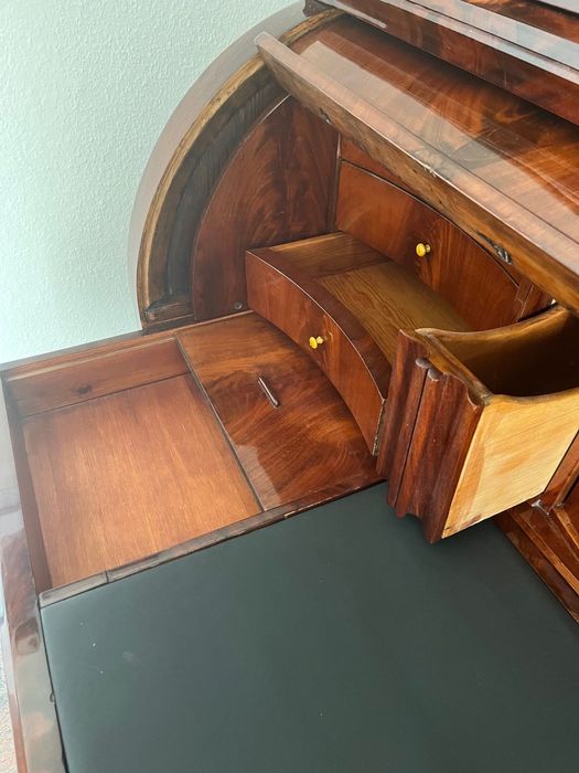 Piękny sekretarzyk Biedermeier