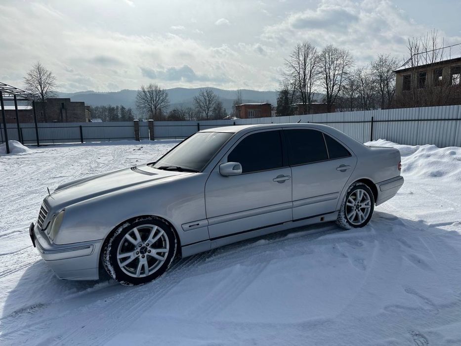 Продам мерседес 210