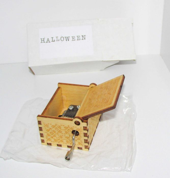 Caixa de musica "Halloween"