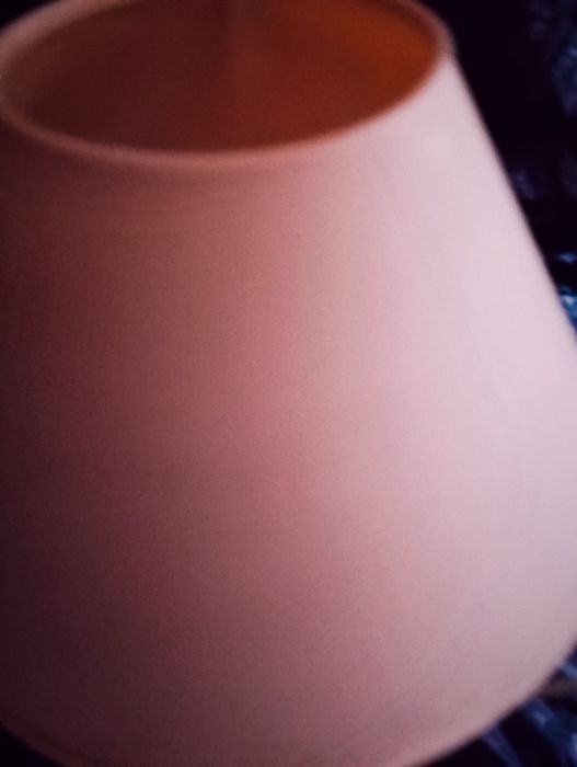 Candeeiro cor salmão, usado