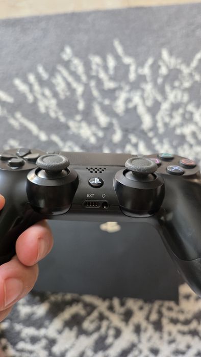 Playstation 4 pro 500gb (25 jogos)
