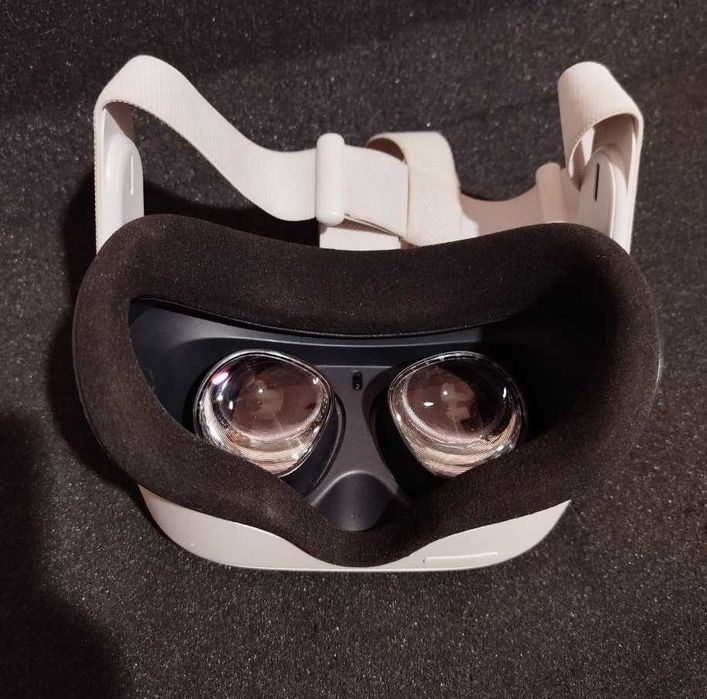 Meta Oculus Quest 2 (окуляри VR)