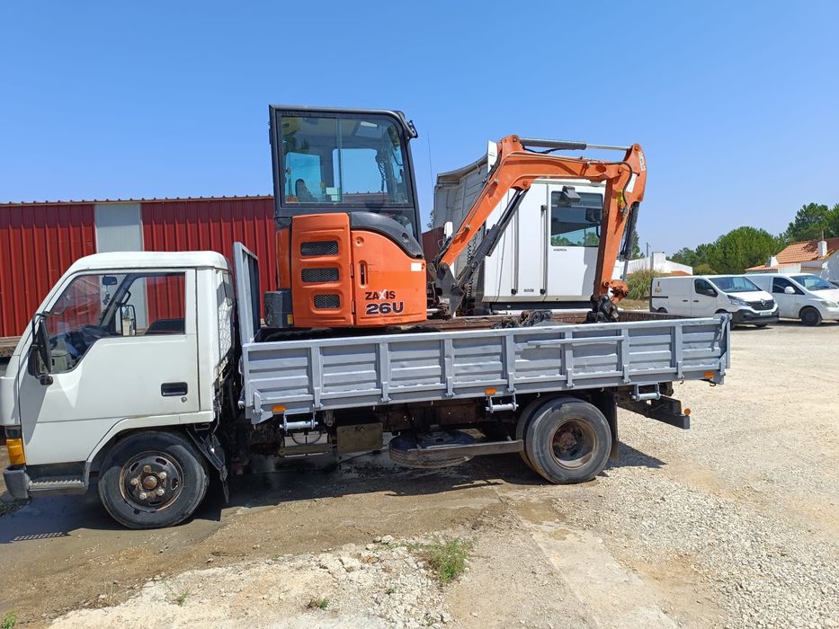 Serviço Mini Giratoria com Operador