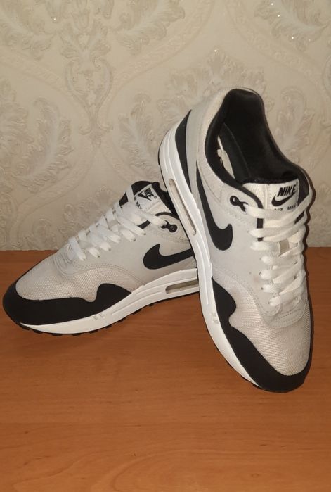 Кросівки Nike Air Max 1 Essential