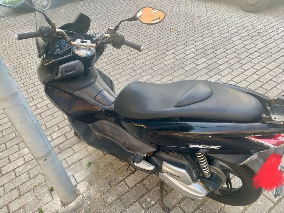 Honda PCX 125 (pneus novos)