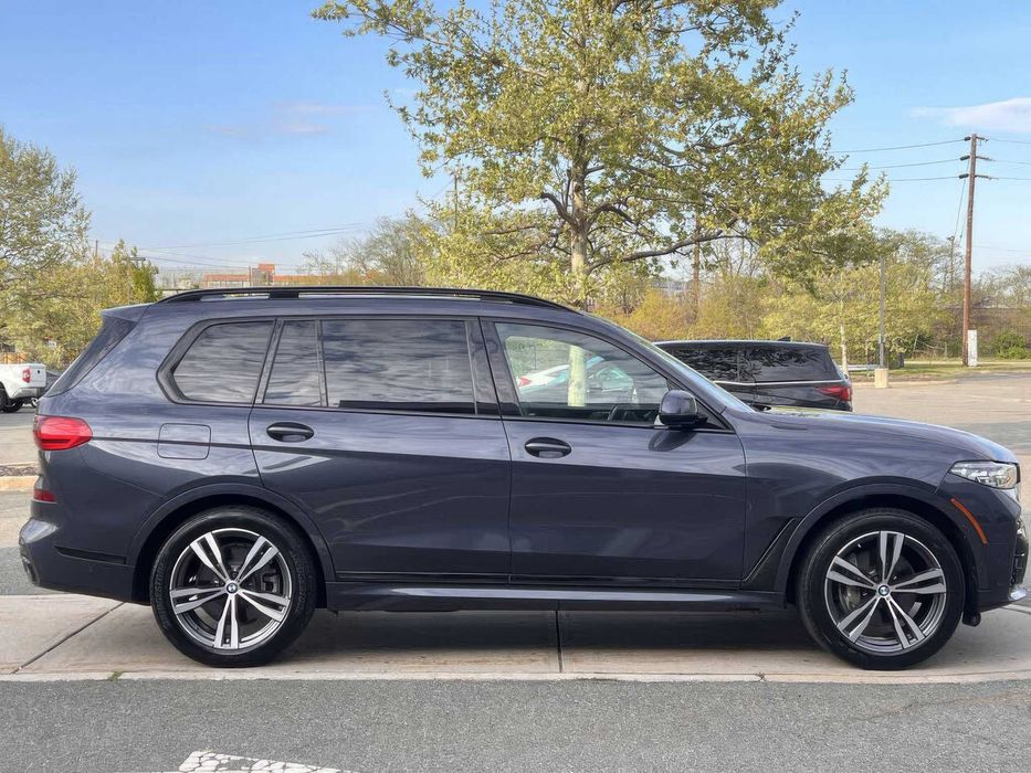 BMW X7      2020