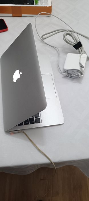 MacBook Air 11” i7 | SSD 128GB | Muito Bom Estado | Leve e Rápido