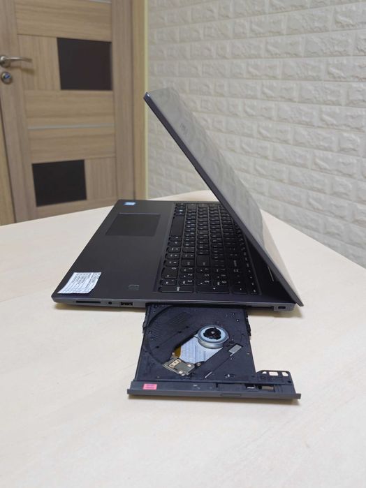 Ноутбук LENOVO V330-15IKB 15.6" IntelCore i5-8250U/DDR4 8Gb/SSD 256Gb