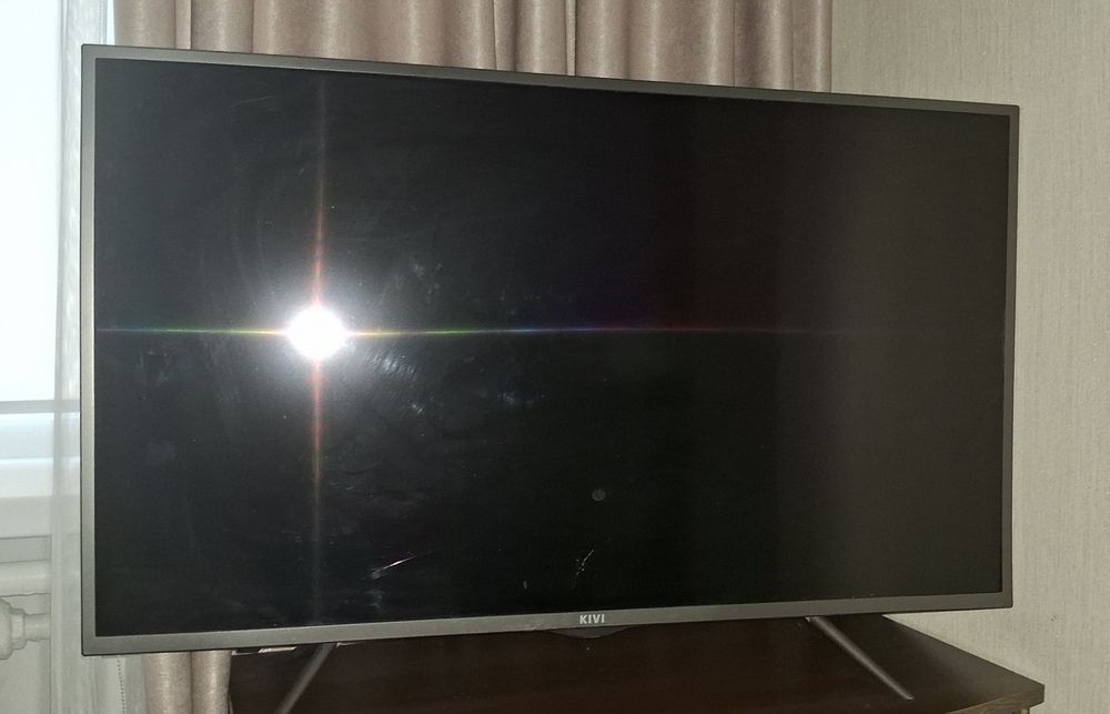 Продам на запчастини бу телевіщор KIVI, в ремонті не був, битий екран.