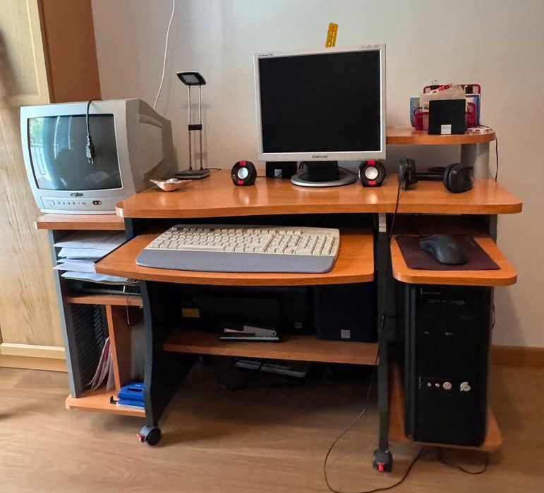 Mesa e computador