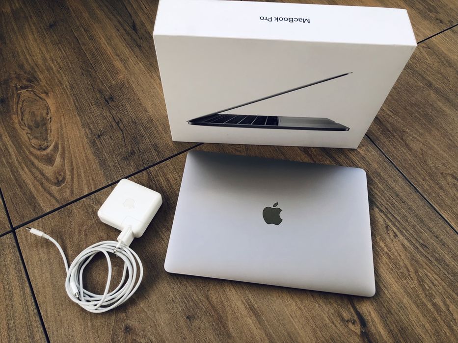 Macbook Pro 13” i5 16GB RAM 512GB SSD stan bardzo dobry + stacja dokująca StarTechcom