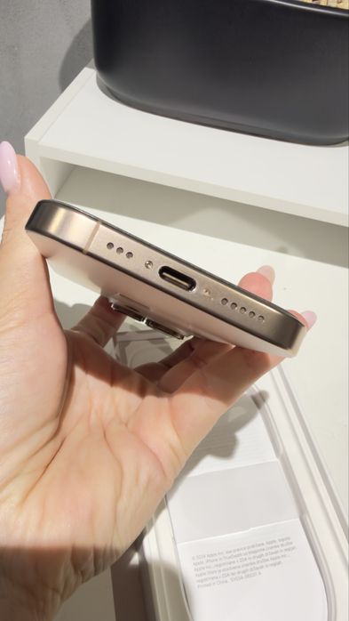 Iphone 16 pro 256GB złoty bateria 90%