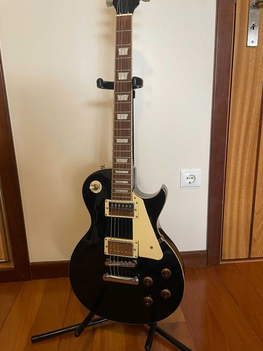 Guitarra elétrica J&D “Les Paul”