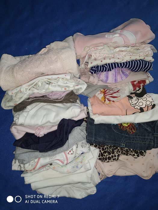 На дівчину 0-6м, новорожденую ,пакет одягу