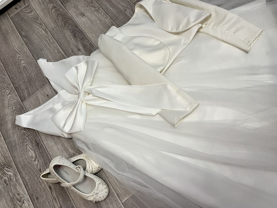 Нарядне біле пишне бальне плаття 122-128