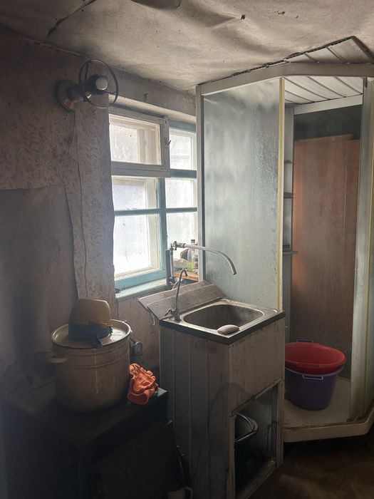 Невеличкий міцний будиночок Веселі Терни, вода, газ, 10соток. Міцний