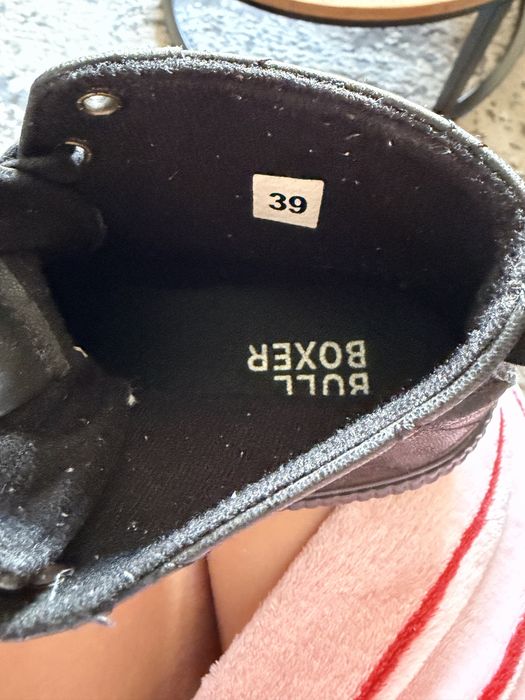 Buty czarne rozmiar 39 Bull boxer