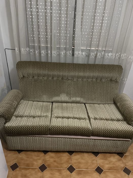 Sofá-cama em veludo