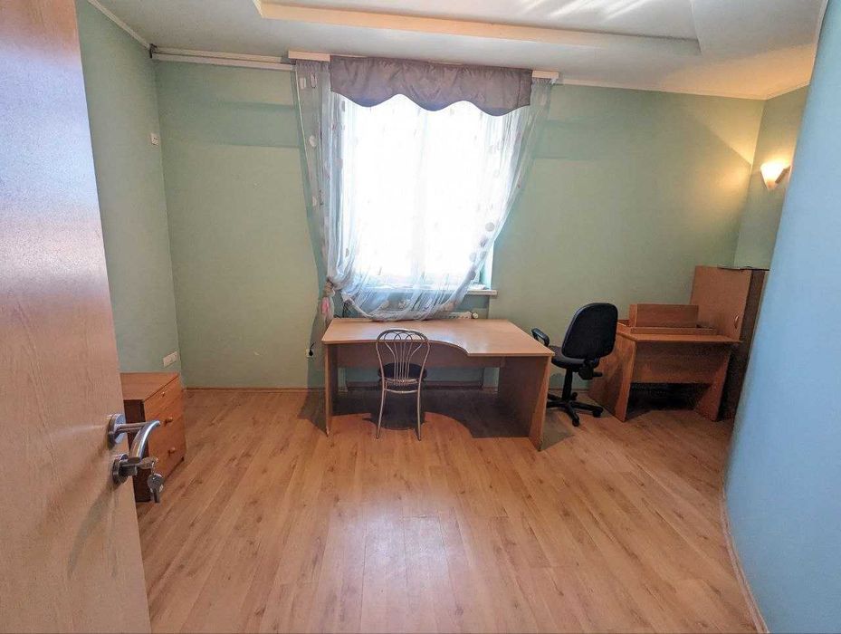 Оренда приміщення (офіс) В. Червонія, ТЦ "Чайка" - 15 м.кв.